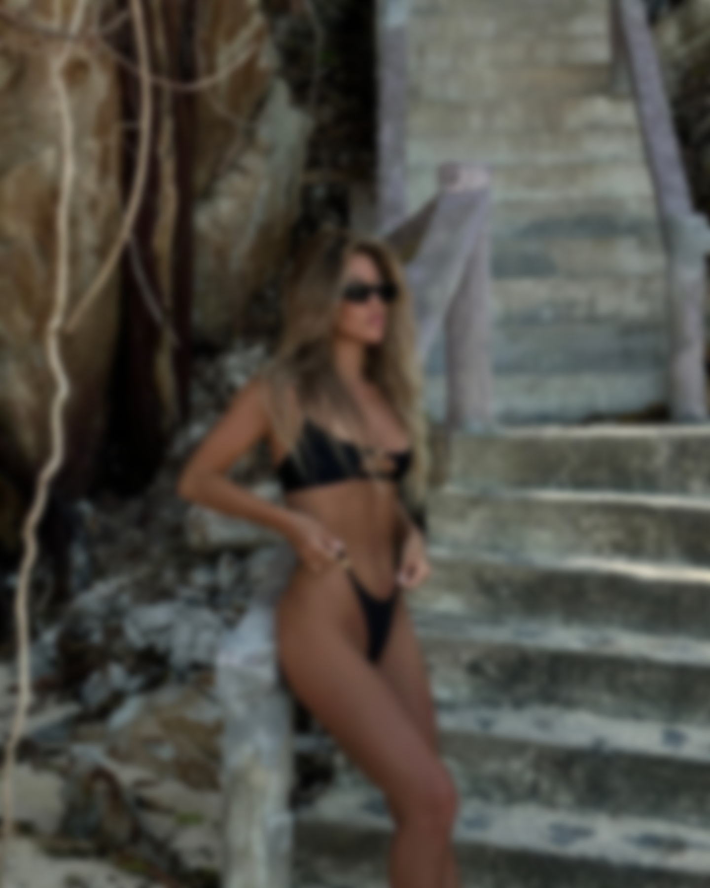 Таня в элегантном вечернем платье