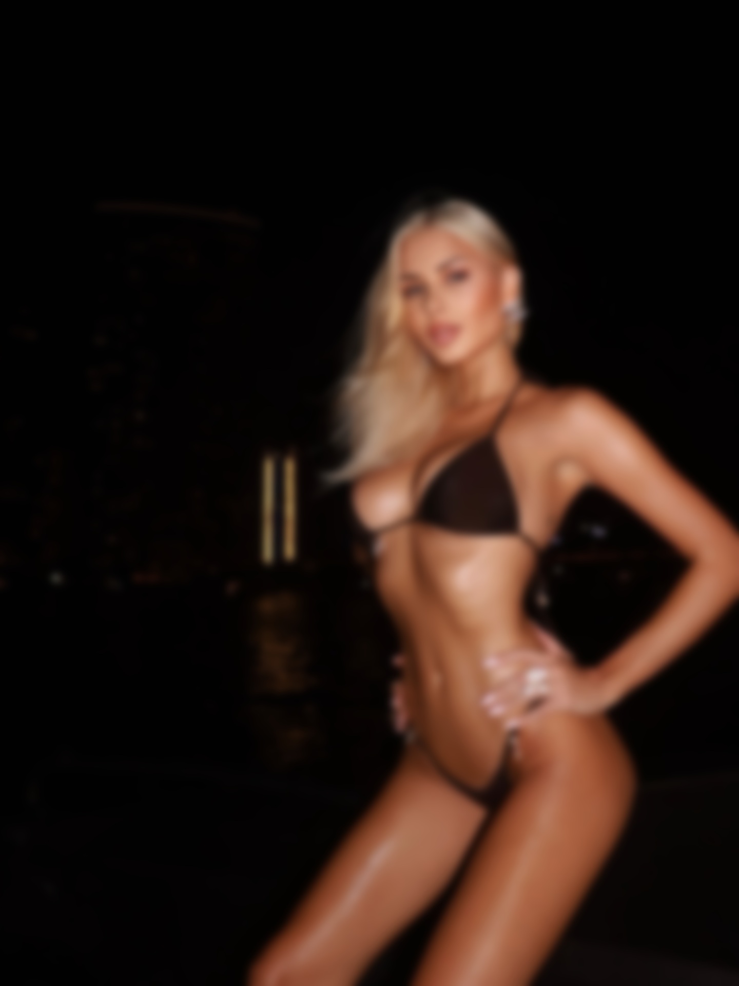 Александра Анисимова - элитная спутница Москвы, роскошная брюнетка с модельной внешностью