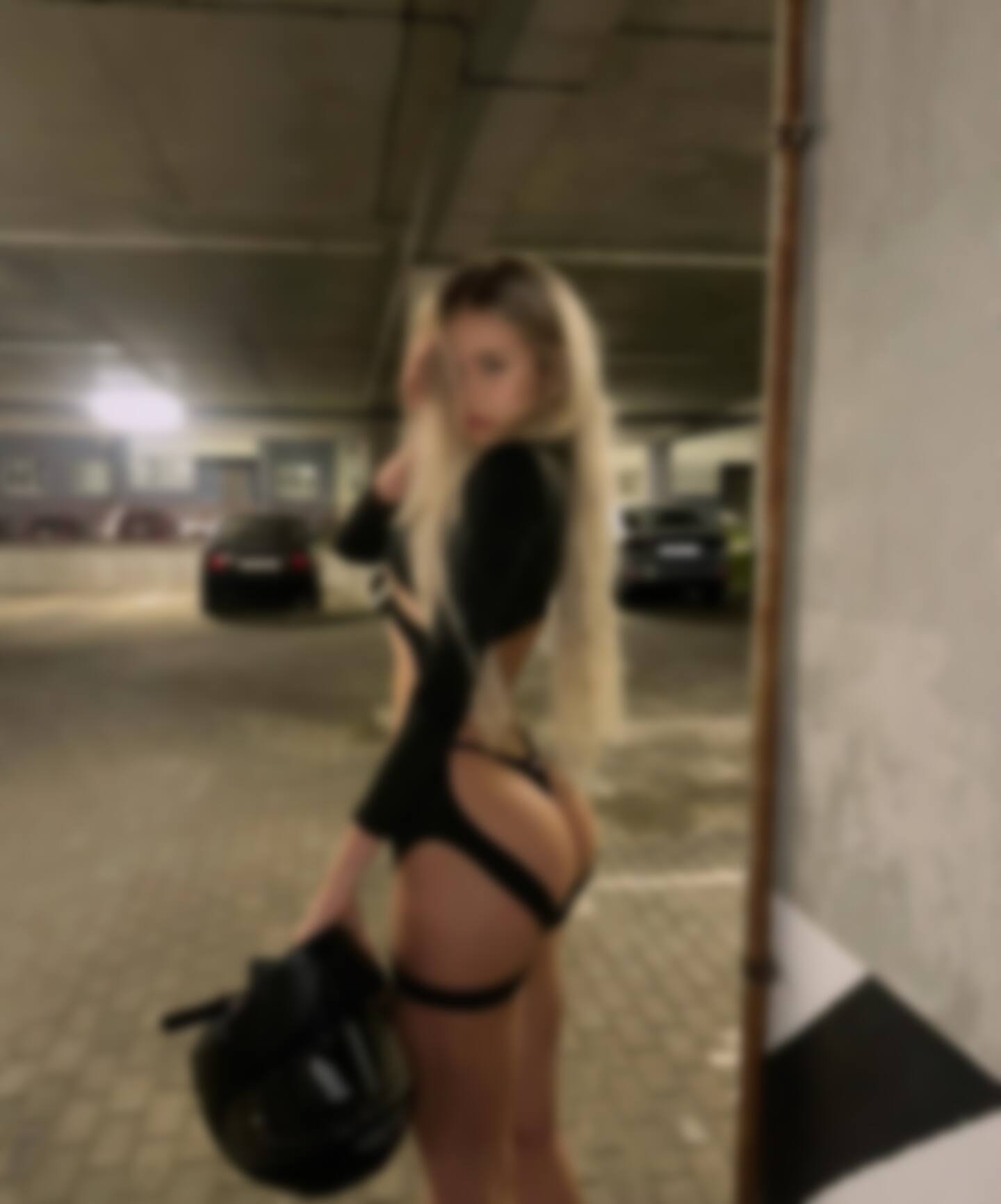 Miss Valeriya 83 в элегантном вечернем платье