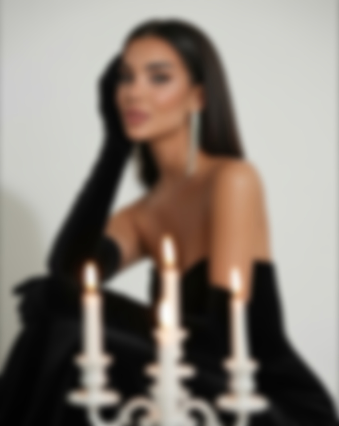 Высокая брюнетка Диана - элитный эскорт для имиджа в Барселоне