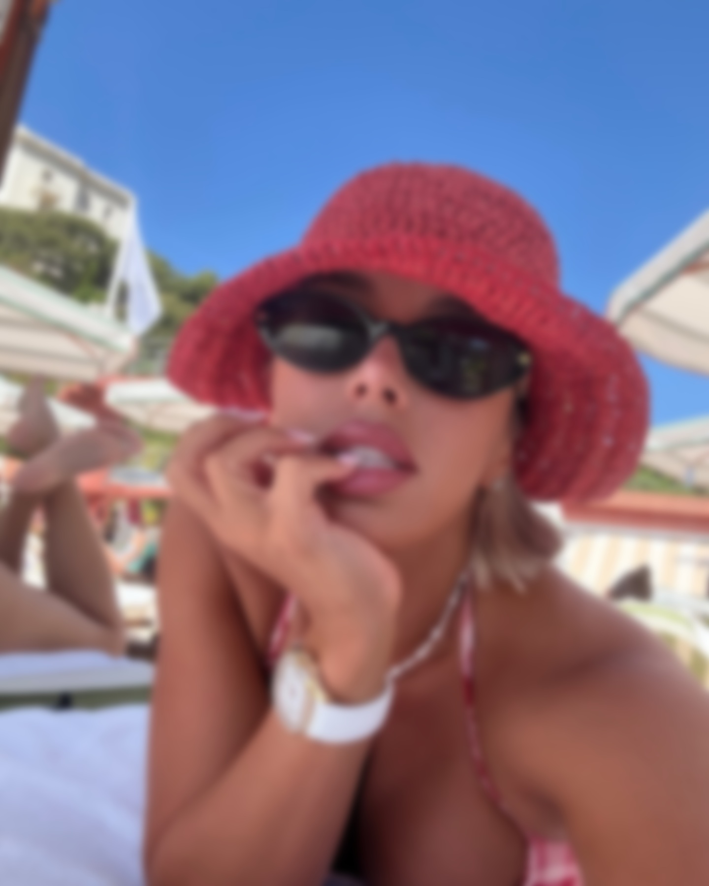 Виолетта Берт элитная спутница Дубай Москва эскорт модель с выдающимися формами вылеты по миру за высокий бюджет